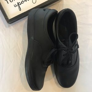 Women’s 11M leather Grasshoppers  EUC lace up